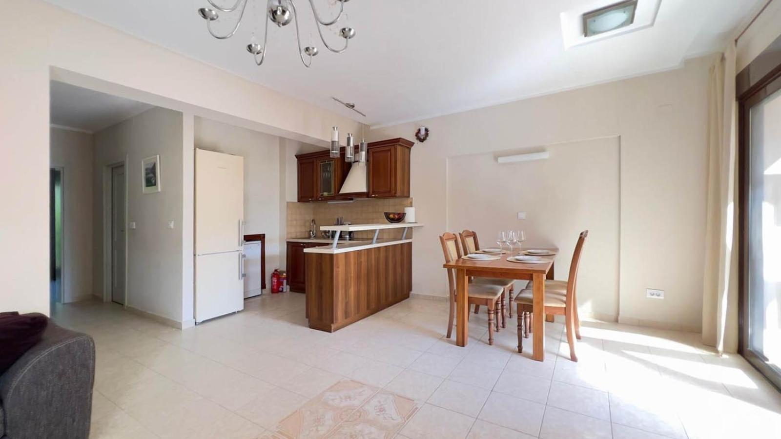 Villa Risan Apartments Esterno foto