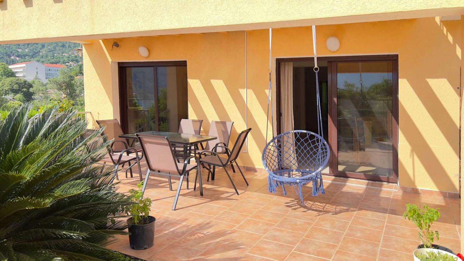 Villa Risan Apartments Esterno foto
