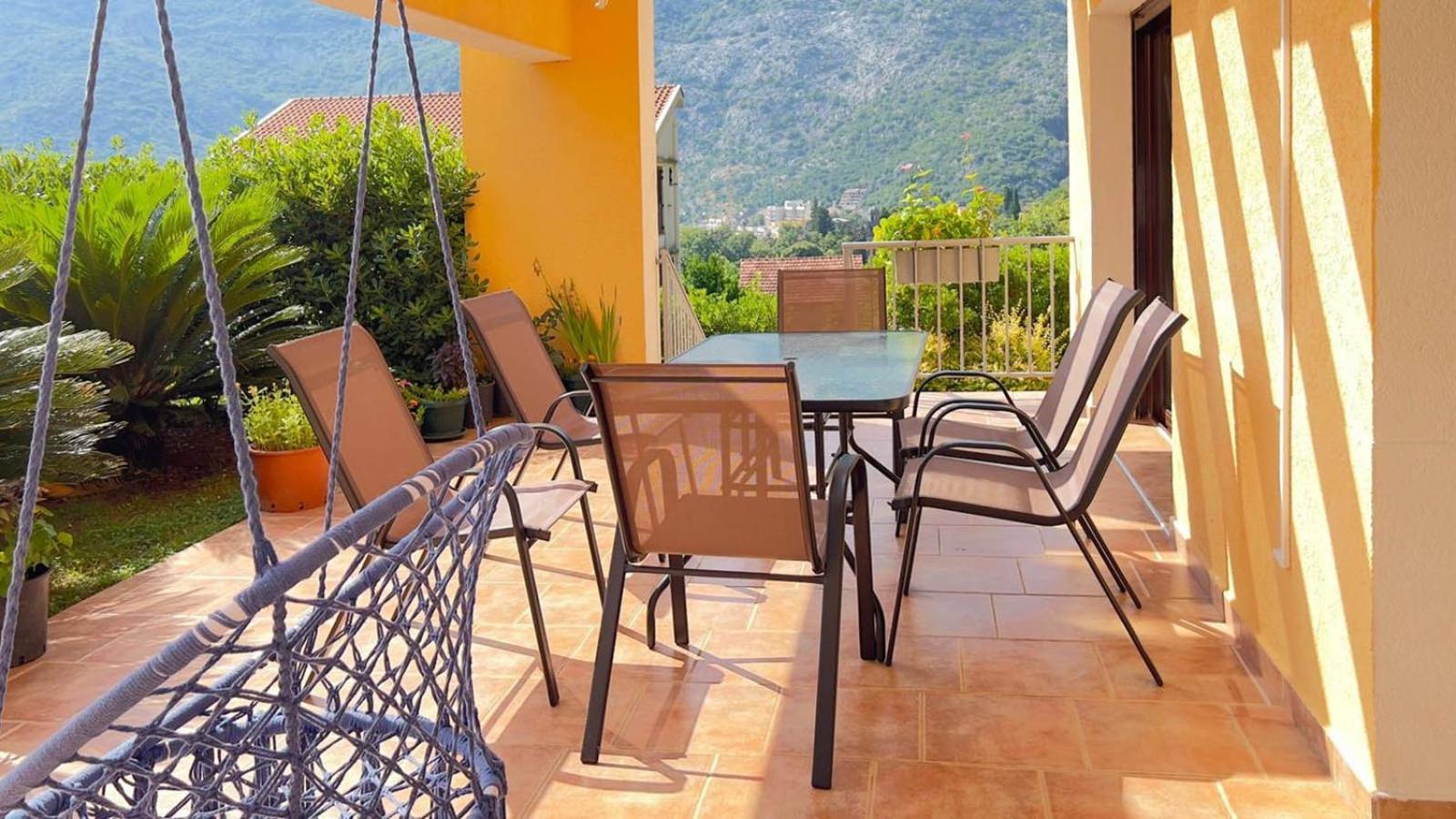 Villa Risan Apartments Esterno foto
