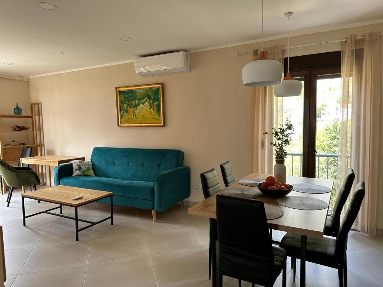 Villa Risan Apartments Esterno foto