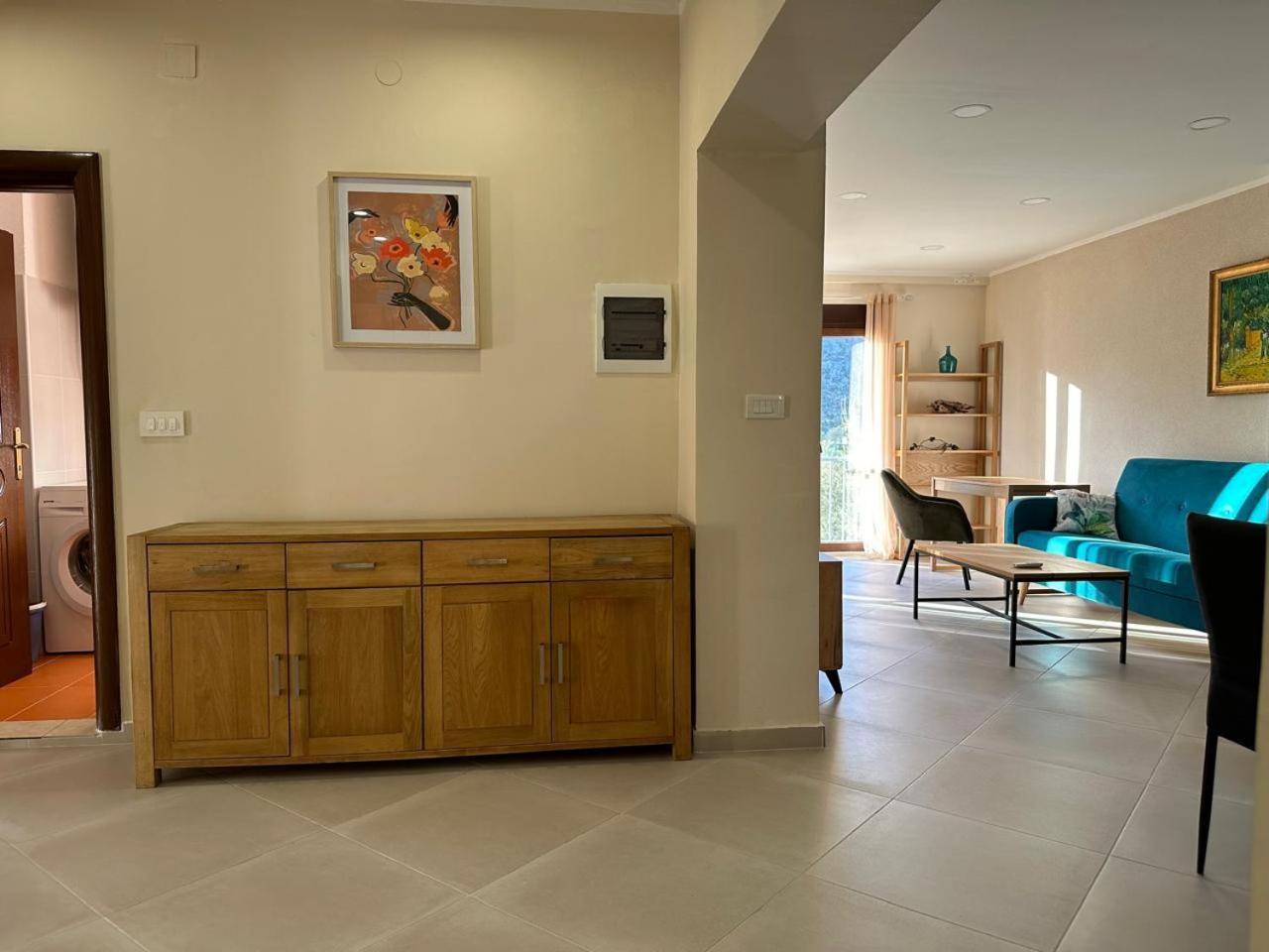 Villa Risan Apartments Esterno foto