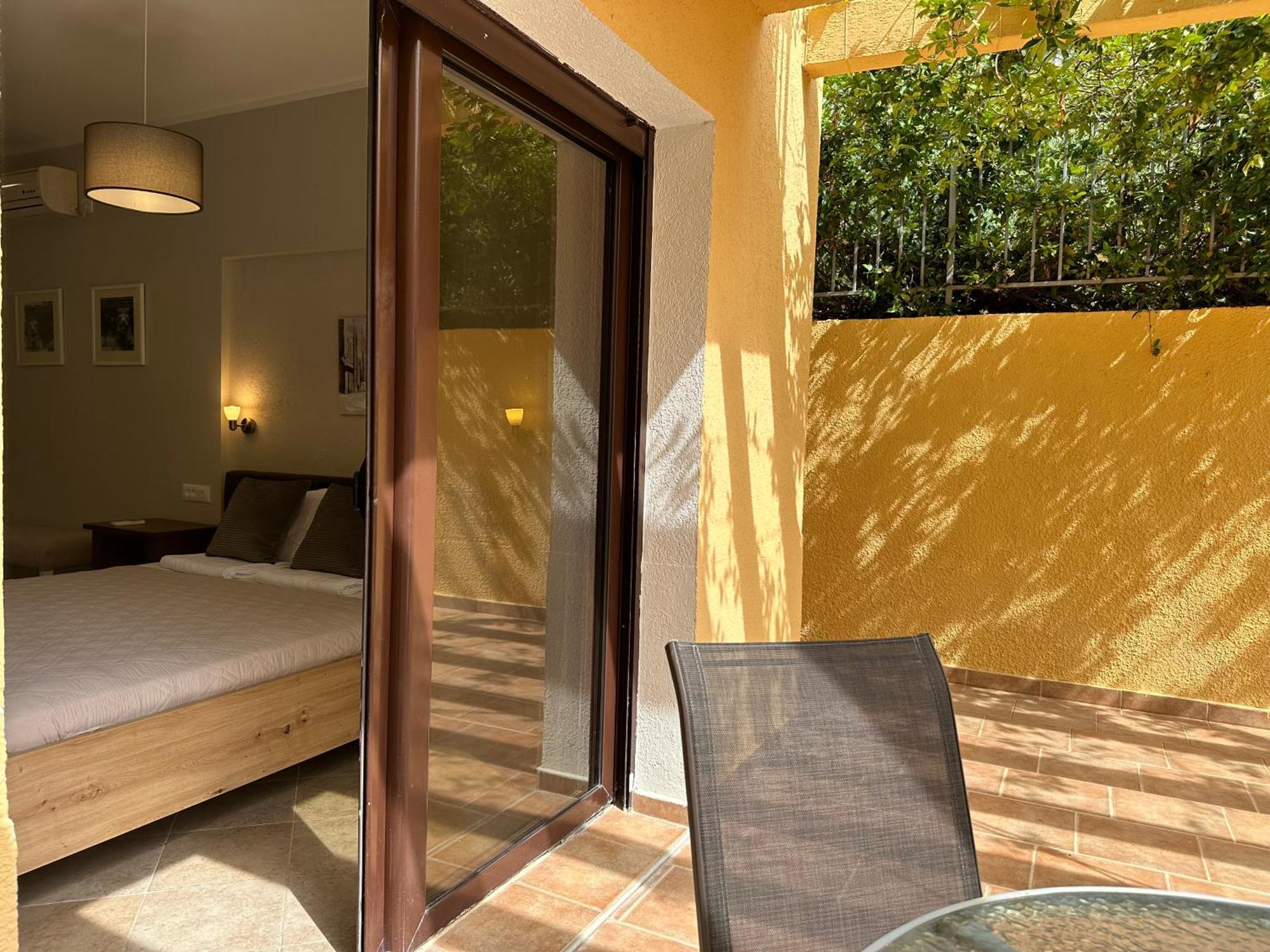 Villa Risan Apartments Esterno foto