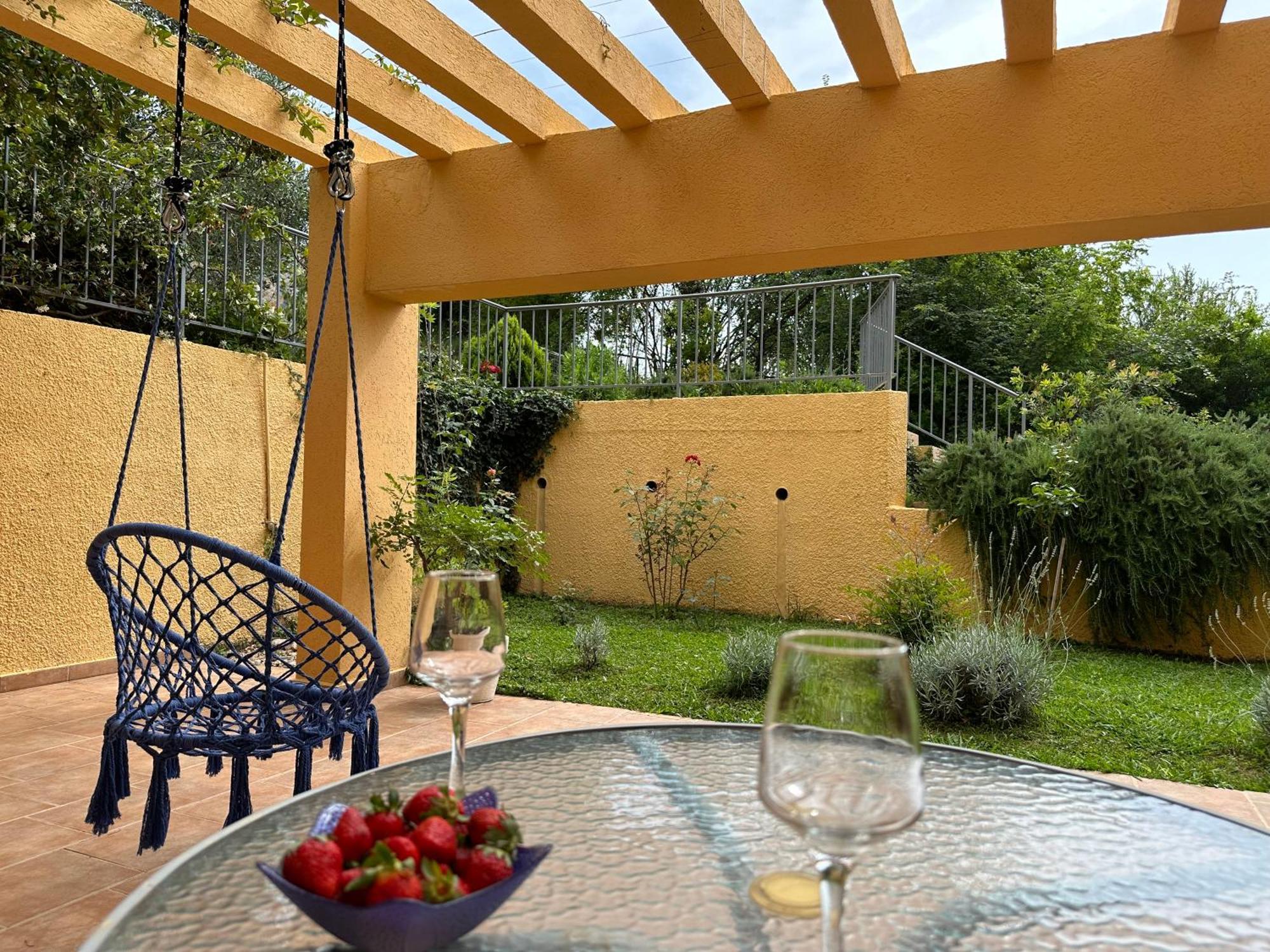 Villa Risan Apartments Esterno foto